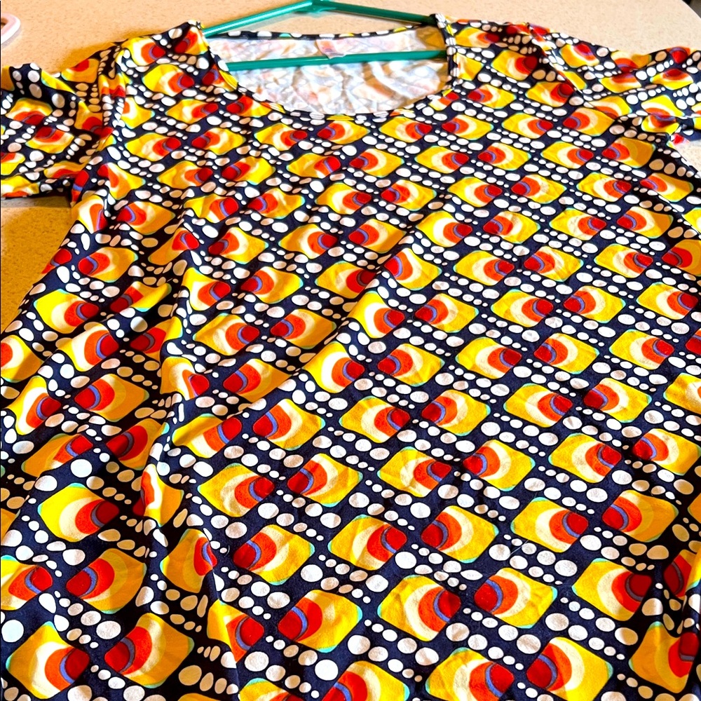 LuLaRoe Multicolor Abstract perfect T